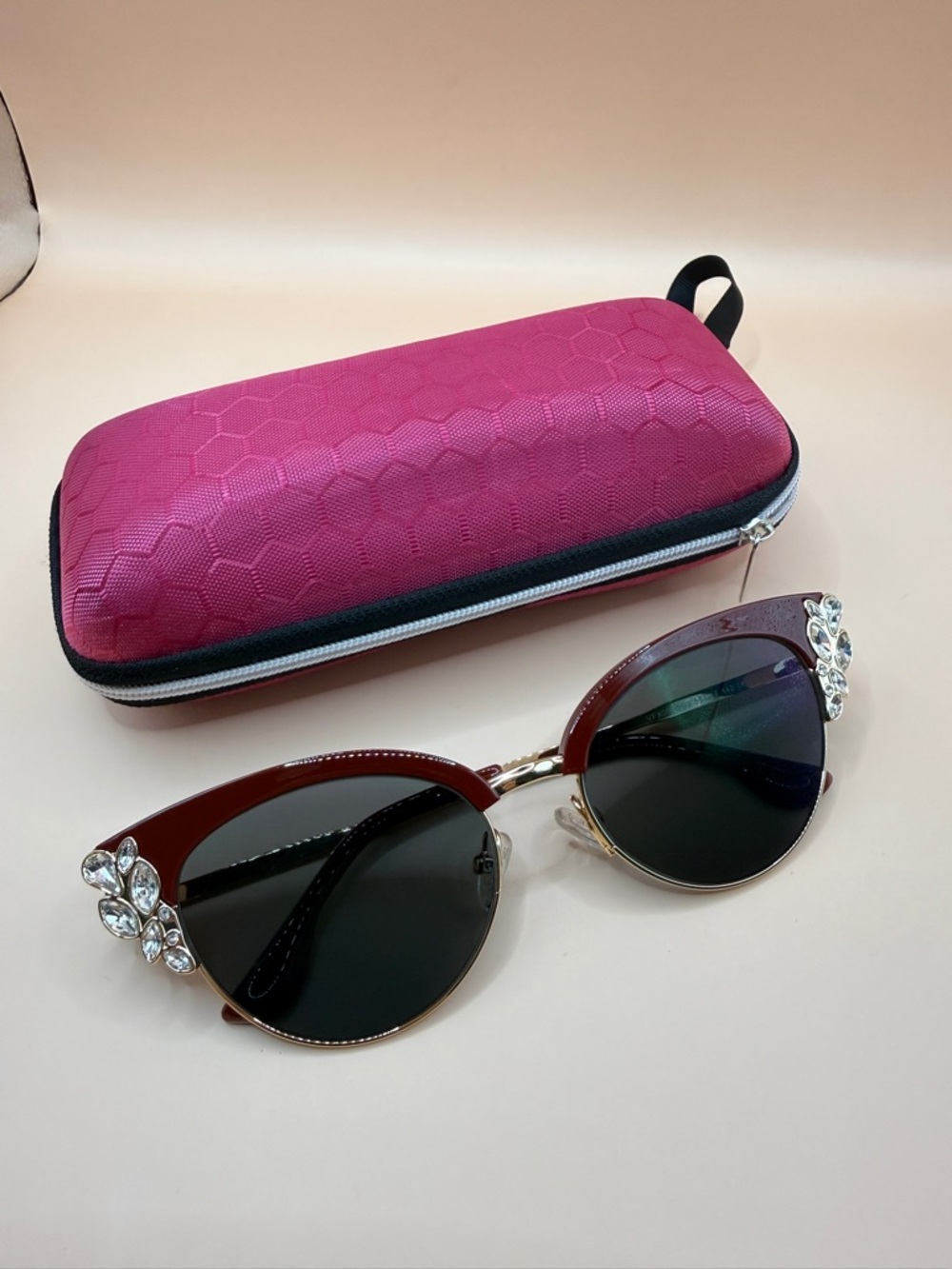 Zeelool Rhinestone Accent Cat-Eye Sunglasses with Pink Case